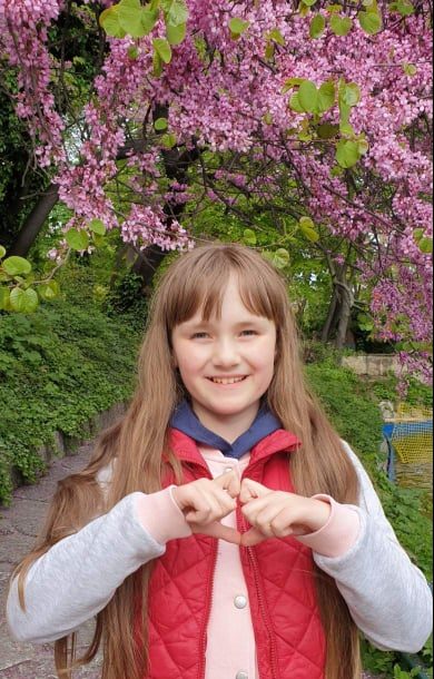 Uczennica klasy IV Szkoły Polskiej w Warnie, Danuta Burns laureatką konkursu „Być Polakiem”.